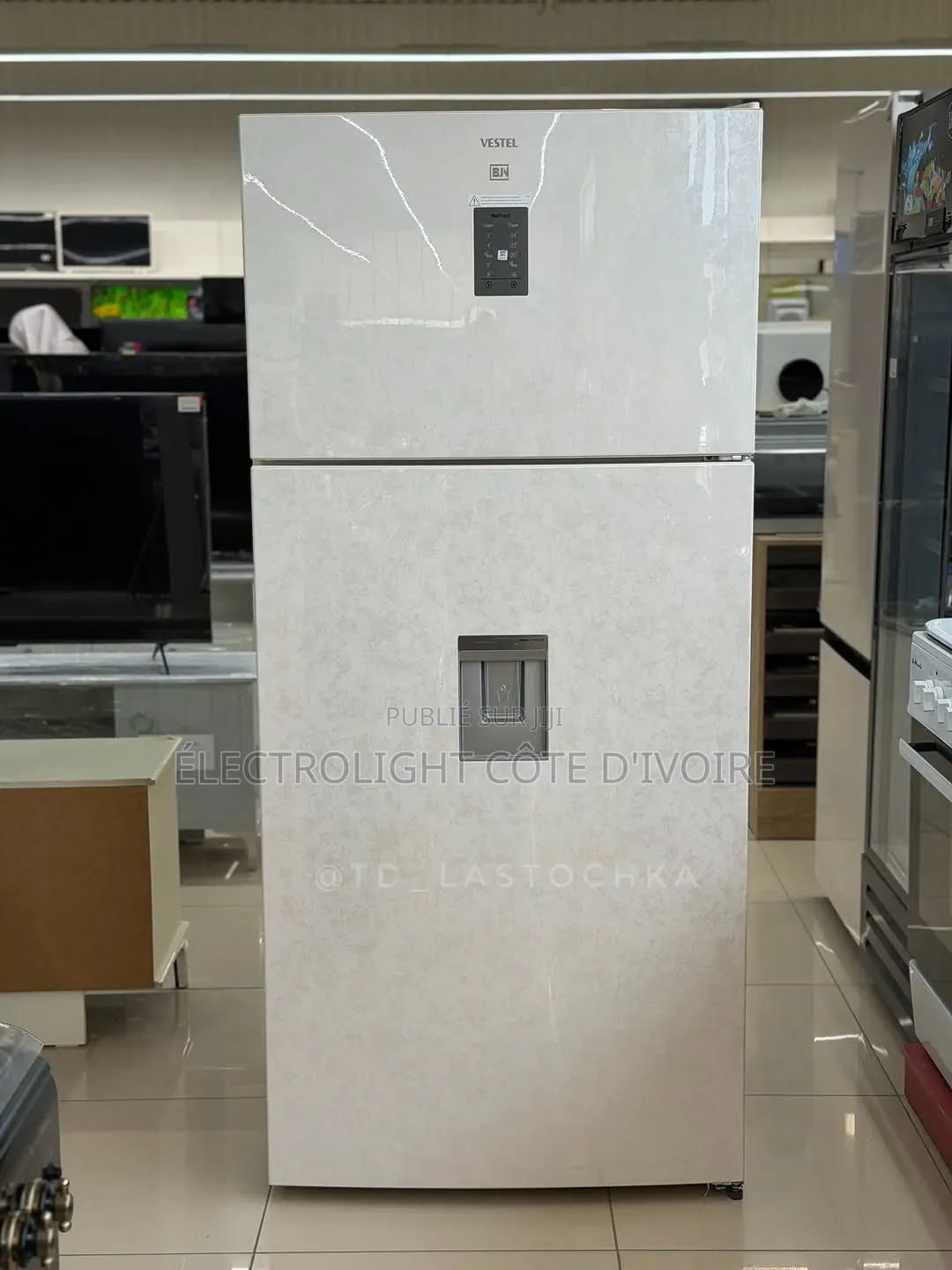 Réfrigérateur 575 Litres