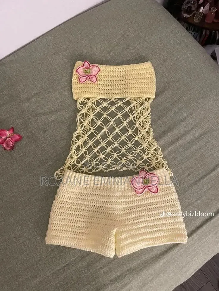 Short Top Au Crochet