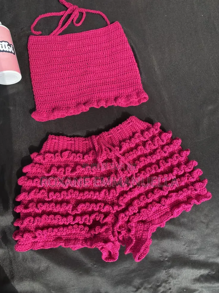 Short Top Au Crochet