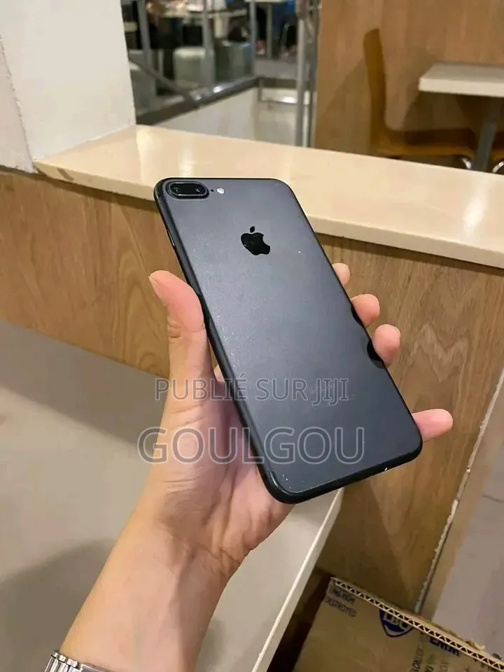 Nouveau Apple iPhone 11 64 GB Noir