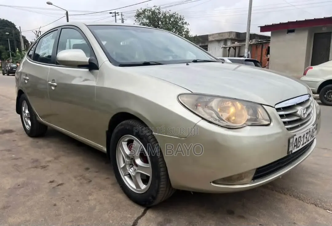 Hyundai Elantra 2011 Doré