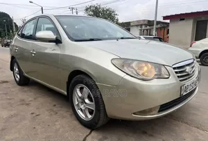 Hyundai Elantra 2011 Doré