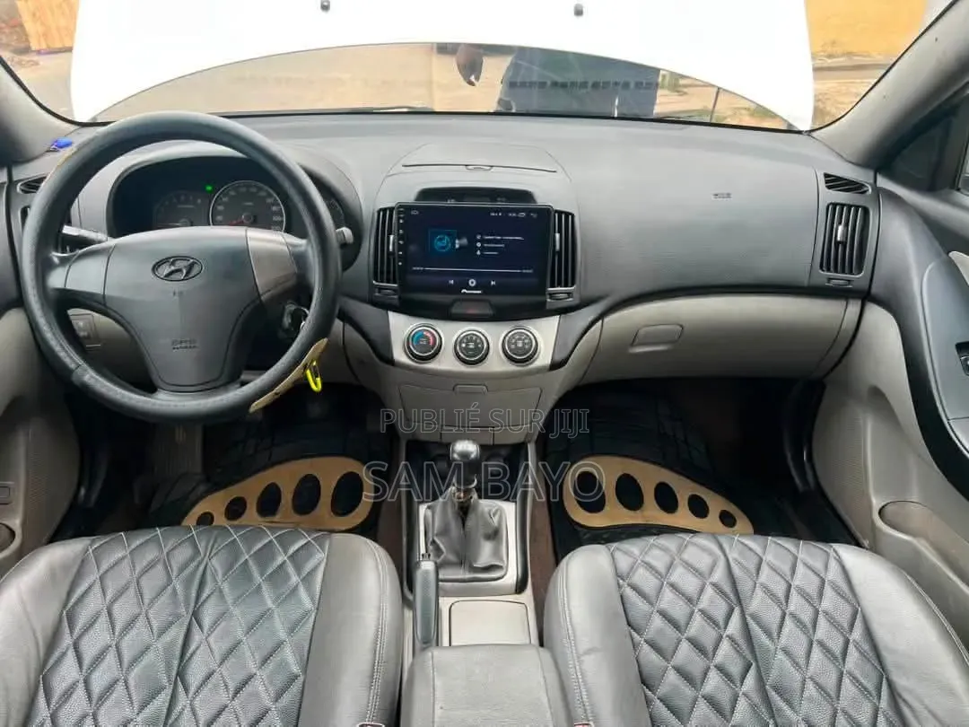 Hyundai Elantra 2011 Doré