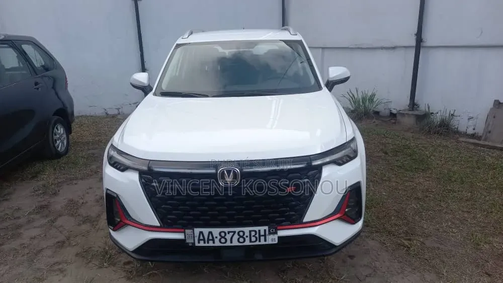 Nouveau Changan CS35 2023 Blanc cassé