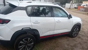 Nouveau Changan CS35 2023 Blanc cassé