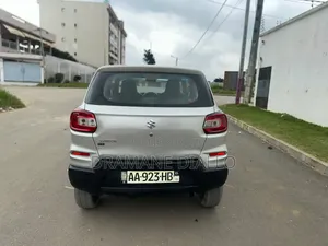 Suzuki S-Presso 2024 Gris