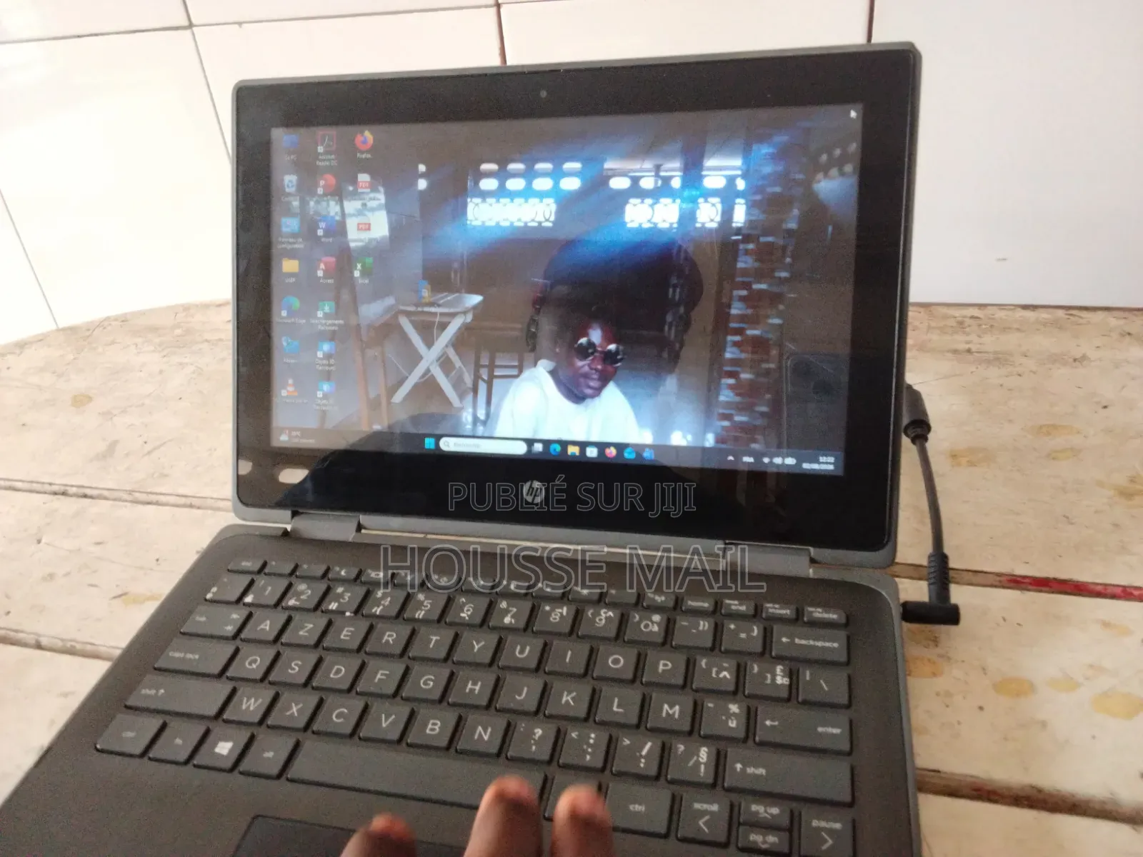 Nouveau Ordinateur portable HP 250 G10 4GB Intel SSD 256GB