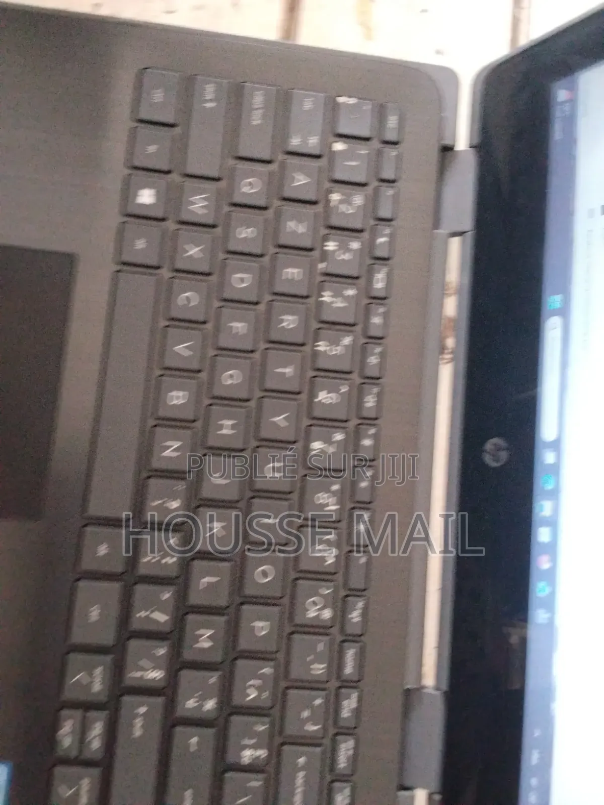 Nouveau Ordinateur portable HP 250 G10 4GB Intel SSD 256GB