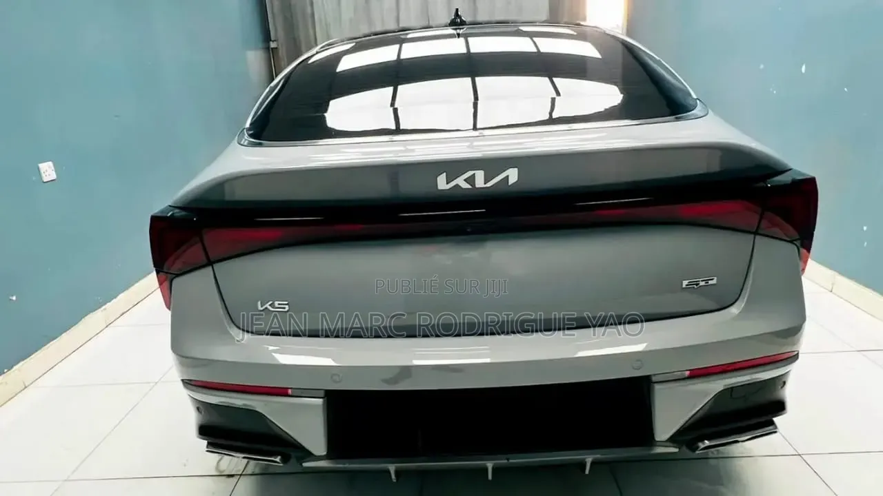 Nouveau Kia K5 2026 Beige