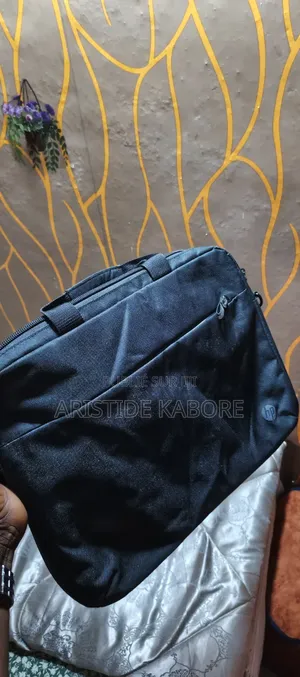 Sacs Mallette Pour Ordinateur Portable Et Bureau Très Bonnes Qualités