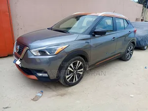 Nissan Kicks 2021 Gris