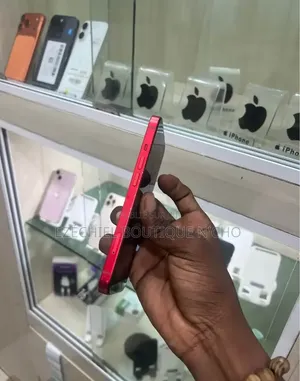 Nouveau Apple iPhone 13 128 GB Rouge