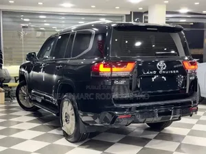Nouveau Toyota Land Cruiser 2026 Noir