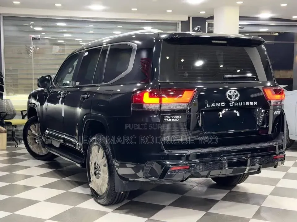 Nouveau Toyota Land Cruiser 2026 Noir