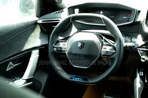 Nouveau Peugeot 2008 2025 Blanc cassé