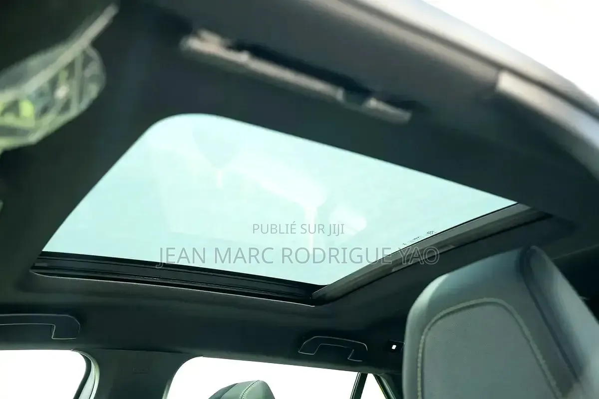 Nouveau Peugeot 2008 2025 Blanc cassé