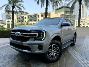 Nouveau Ford Everest 2025 Beige