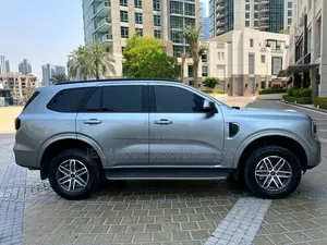 Nouveau Ford Everest 2025 Beige