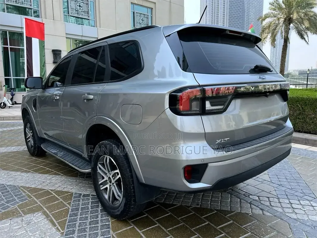 Nouveau Ford Everest 2025 Beige