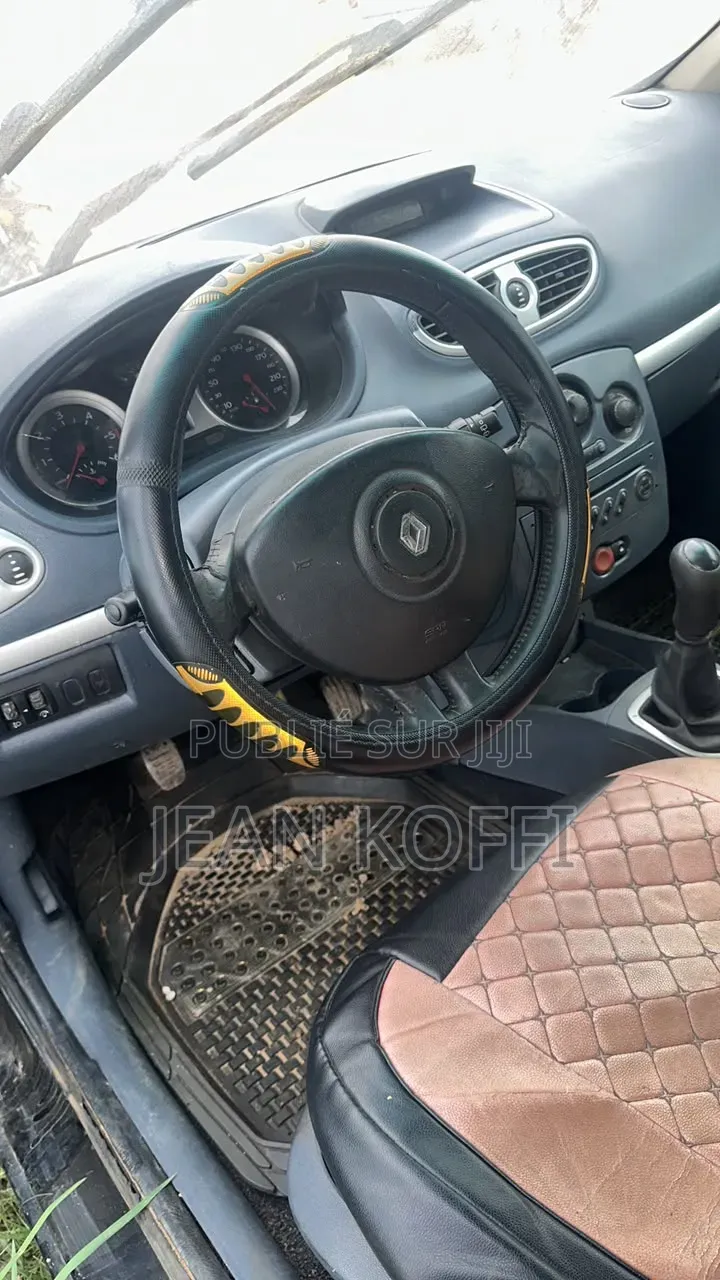 Renault Clio 2010 Noir