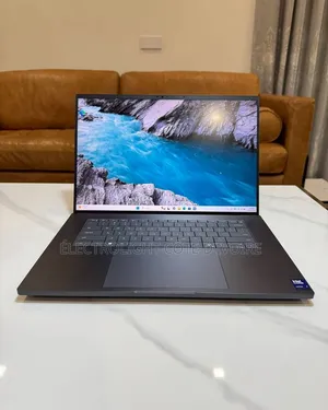 Nouveau Dell 16 Premium 32GB Intel Core Ultra 7 SSD 512GB