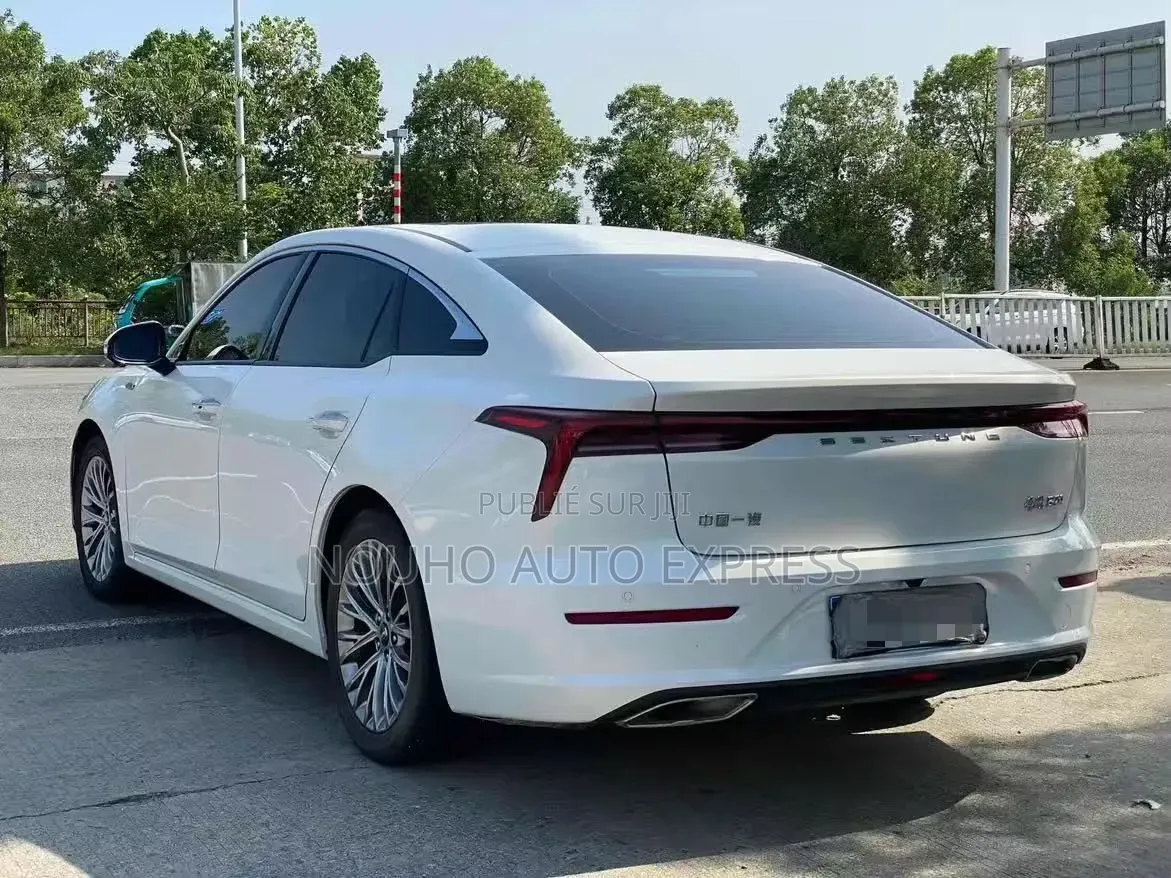 Bestune T77 1.2 FWD 2022 Blanc