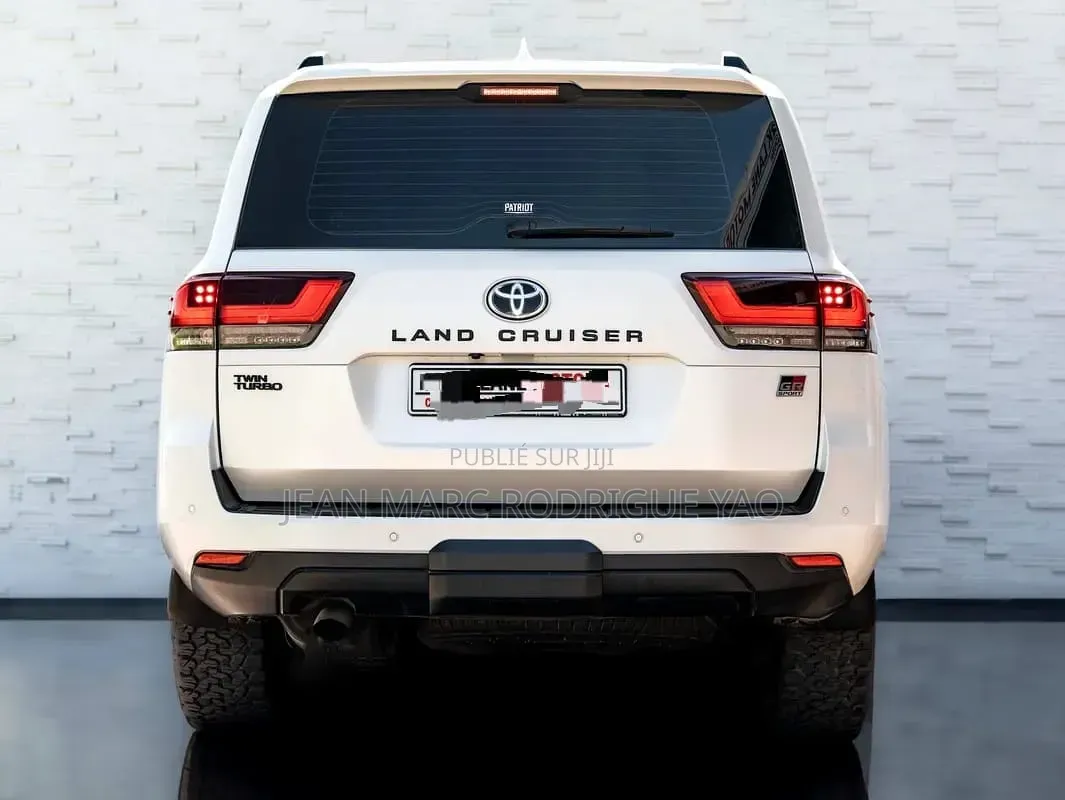 Nouveau Toyota Land Cruiser 2026 Blanc cassé