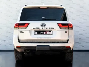 Nouveau Toyota Land Cruiser 2026 Blanc cassé