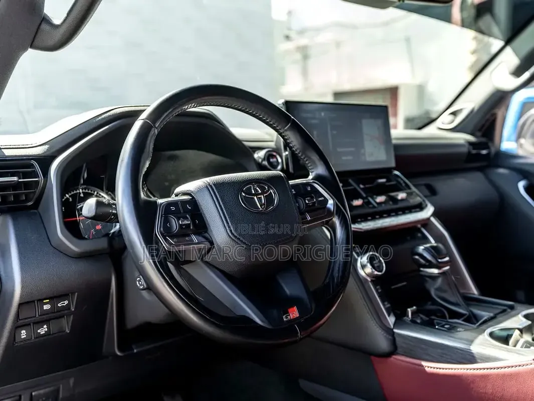 Nouveau Toyota Land Cruiser 2026 Blanc cassé