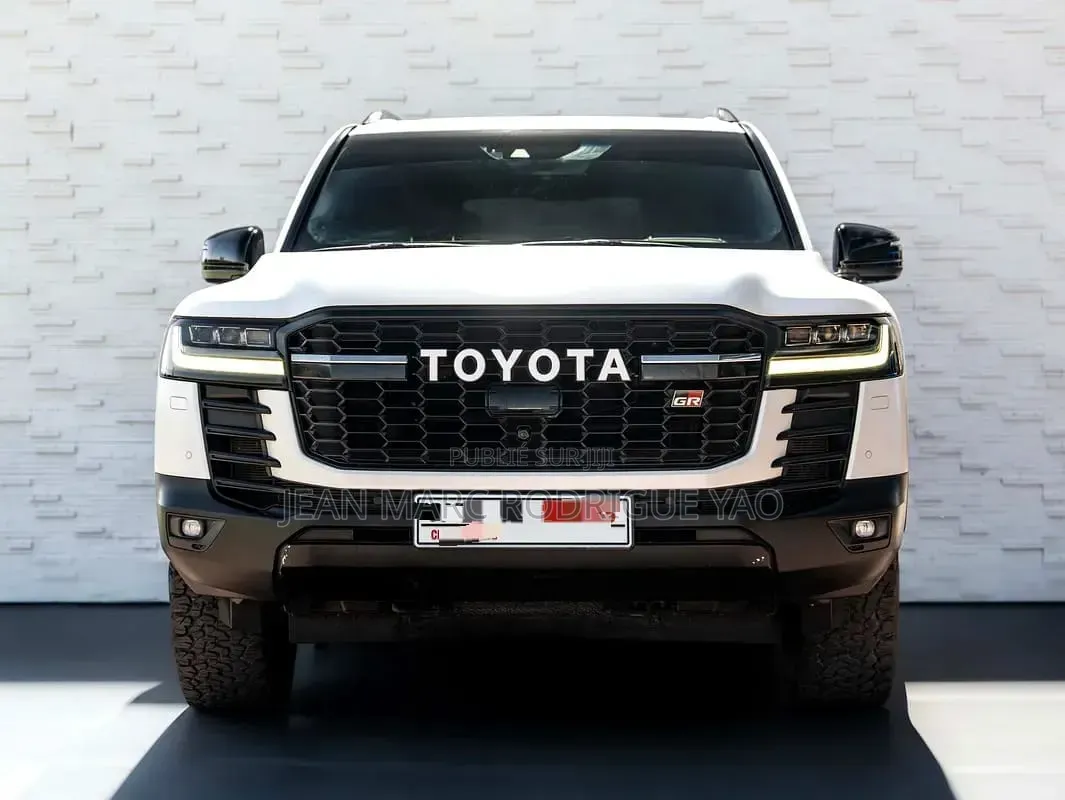 Nouveau Toyota Land Cruiser 2026 Blanc cassé