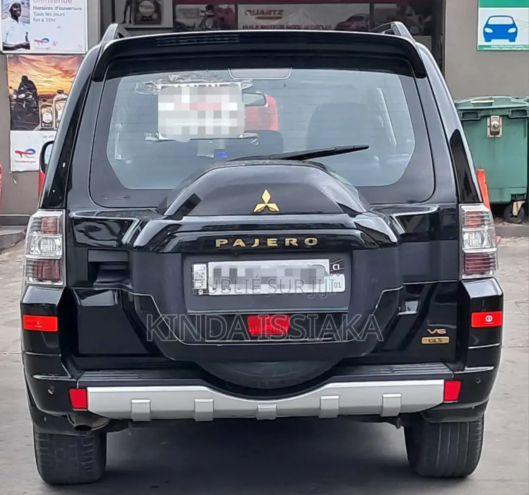 Mitsubishi Pajero 2023 Noir