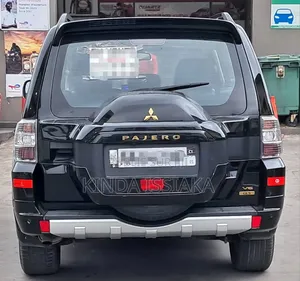 Mitsubishi Pajero 2023 Noir