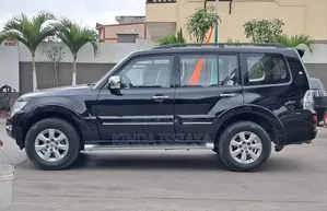 Mitsubishi Pajero 2023 Noir