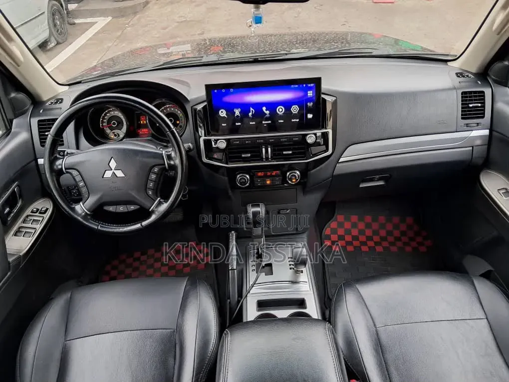 Mitsubishi Pajero 2023 Noir