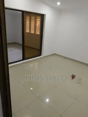 5chbre Duplex dans Roberson, Cocody à Louer