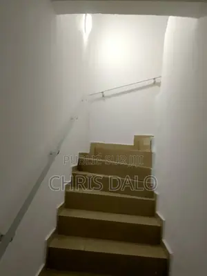 5chbre Duplex dans Roberson, Cocody à Louer