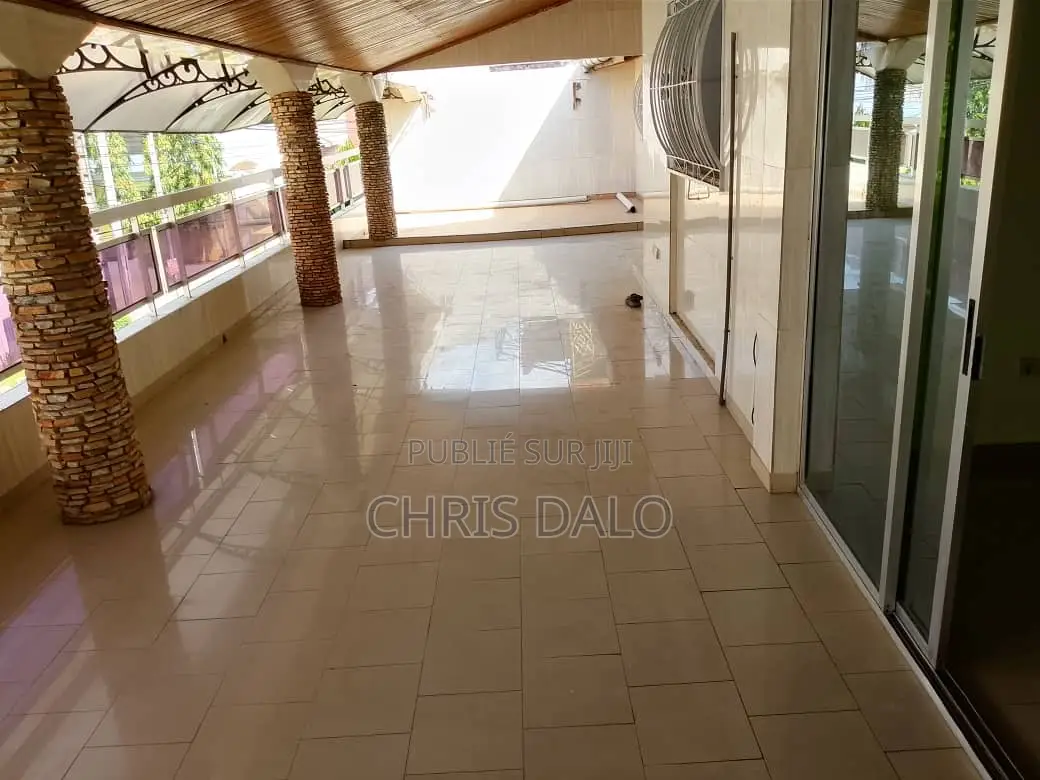 5chbre Duplex dans Roberson, Cocody à Louer