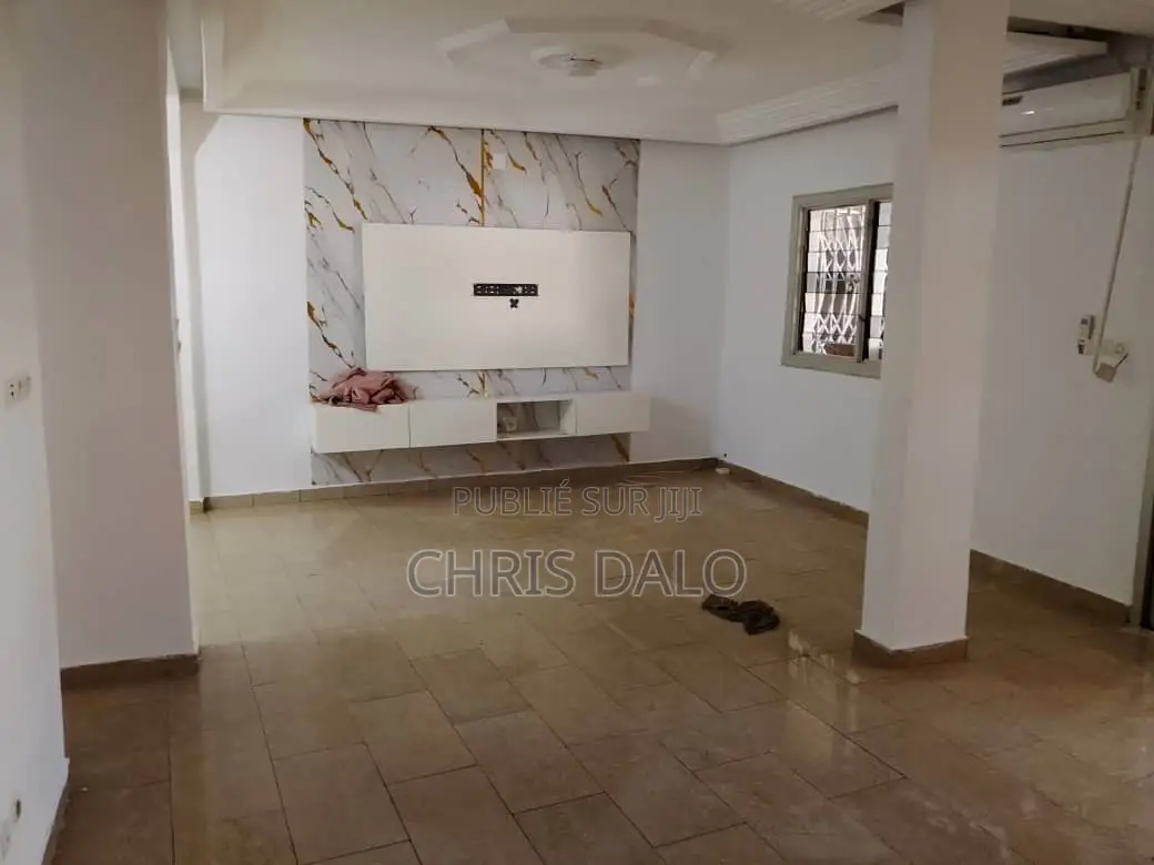 5chbre Duplex dans Roberson, Cocody à Louer
