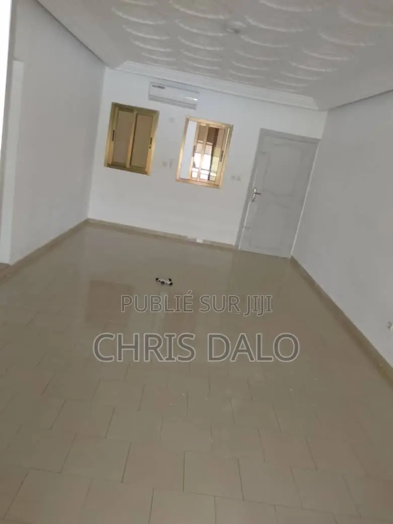 5chbre Duplex dans Roberson, Cocody à Louer