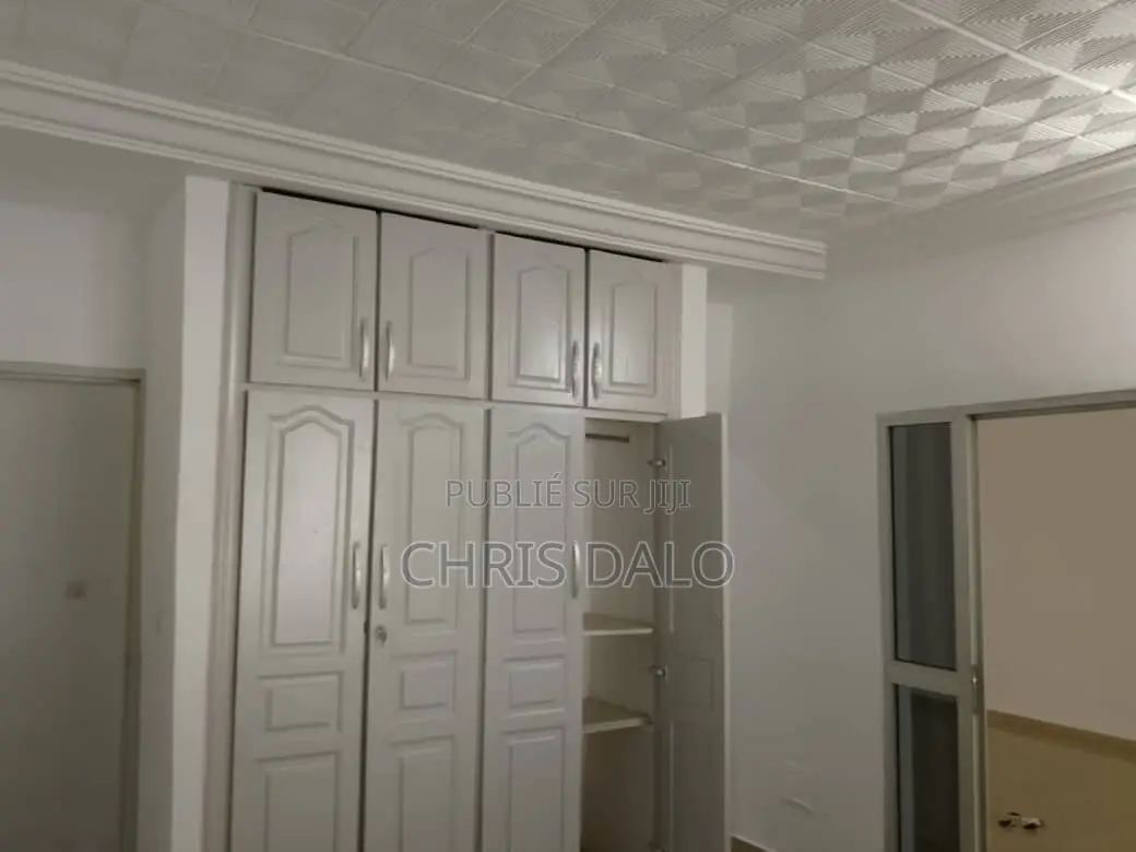 5chbre Duplex dans Roberson, Cocody à Louer