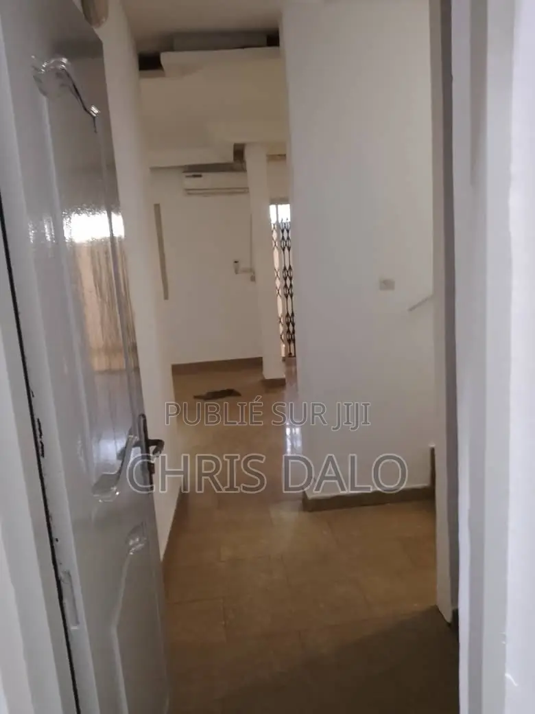 5chbre Duplex dans Roberson, Cocody à Louer
