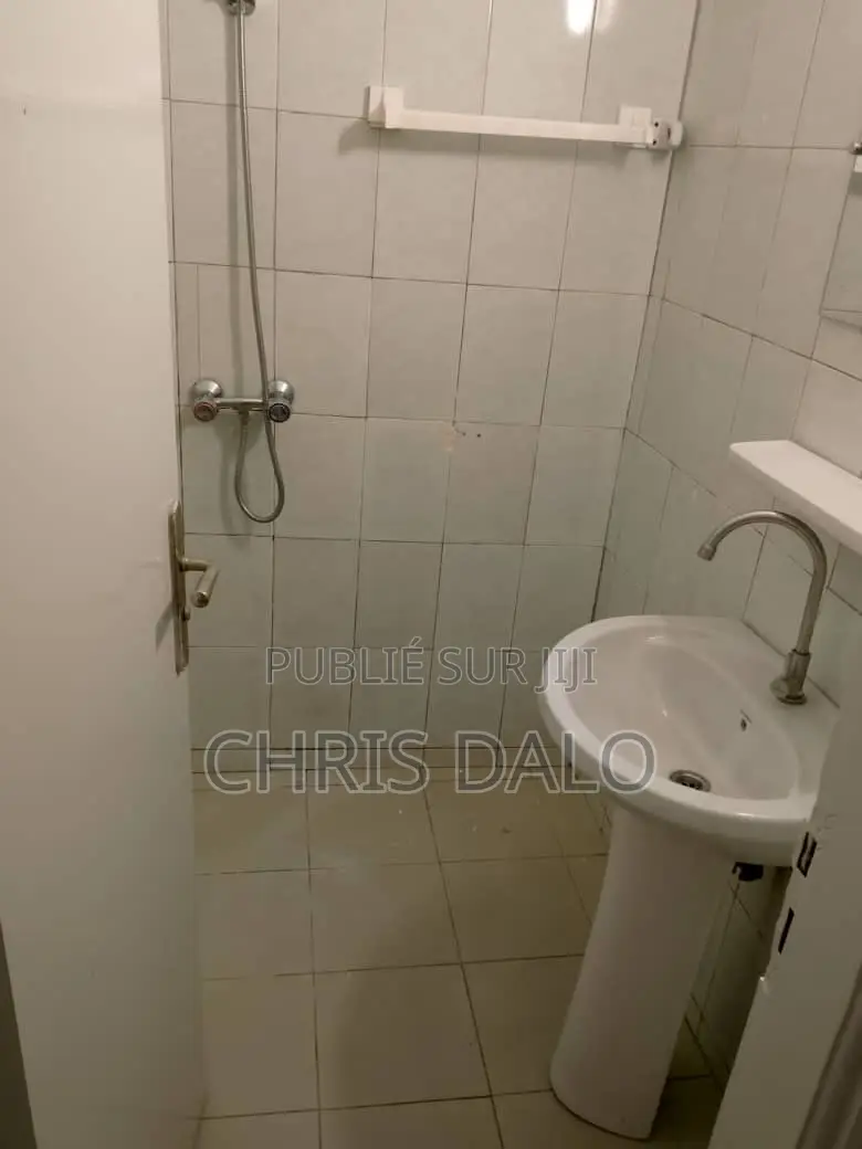 5chbre Duplex dans Roberson, Cocody à Louer