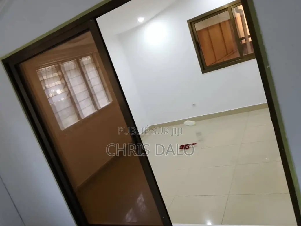 5chbre Duplex dans Roberson, Cocody à Louer