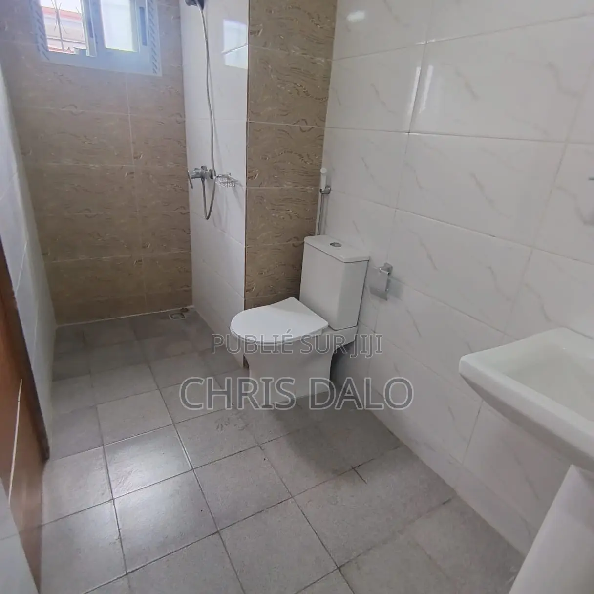 3chbre Appartement dans Fabrice Legre, Cocody à Louer