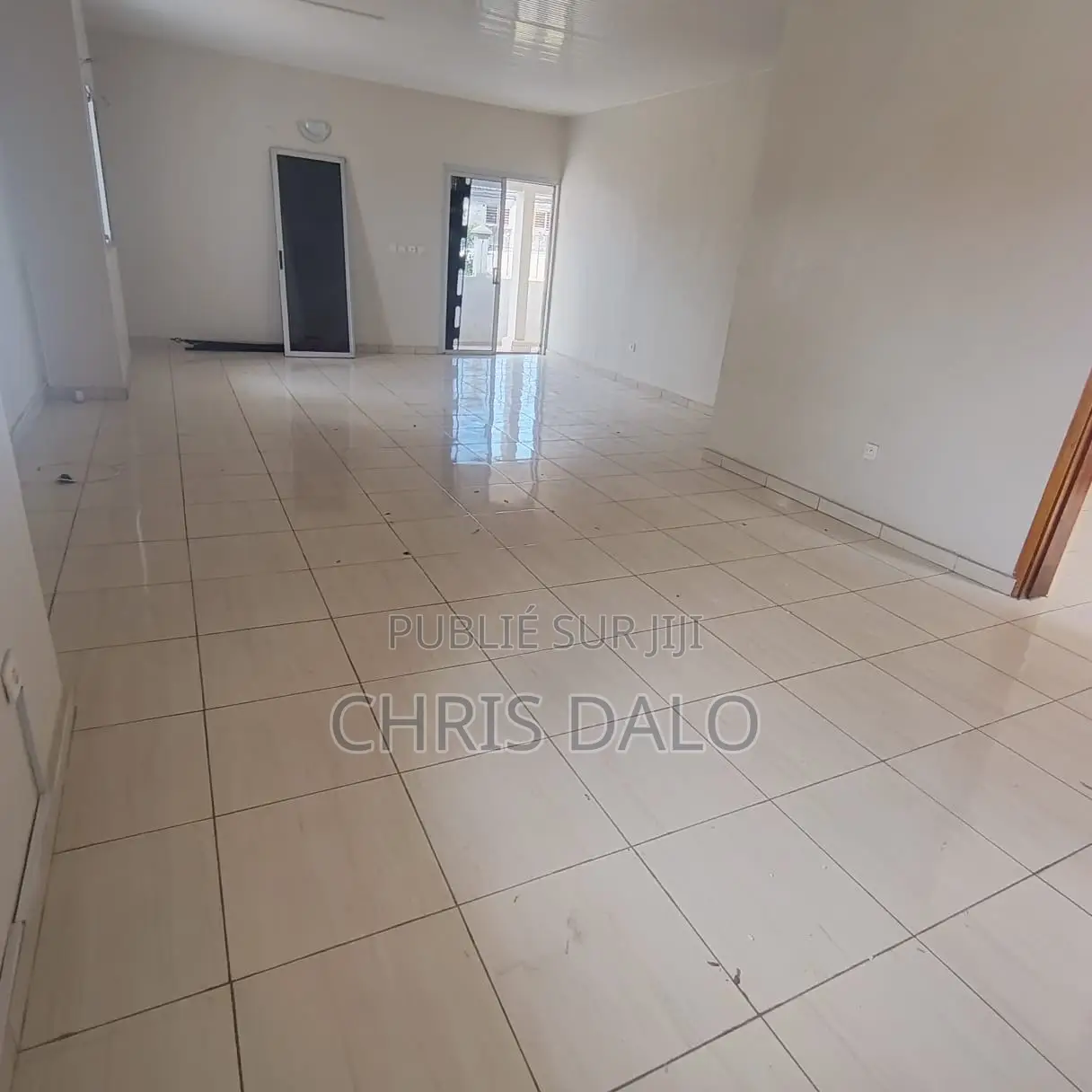 3chbre Appartement dans Fabrice Legre, Cocody à Louer