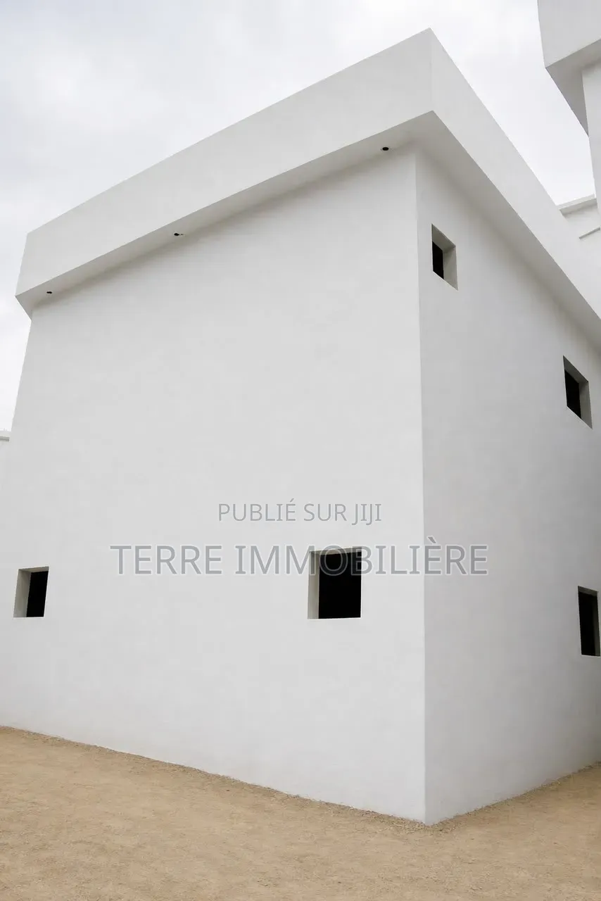 7chbre Duplex dans La Terre Immobilière, Songon à Vendre