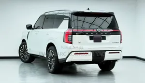Nouveau Nissan Patrol 2025 Blanc cassé