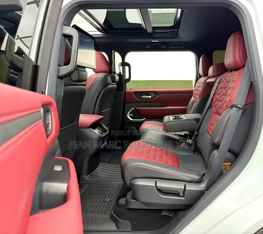 Nouveau Nissan Patrol 2025 Blanc cassé