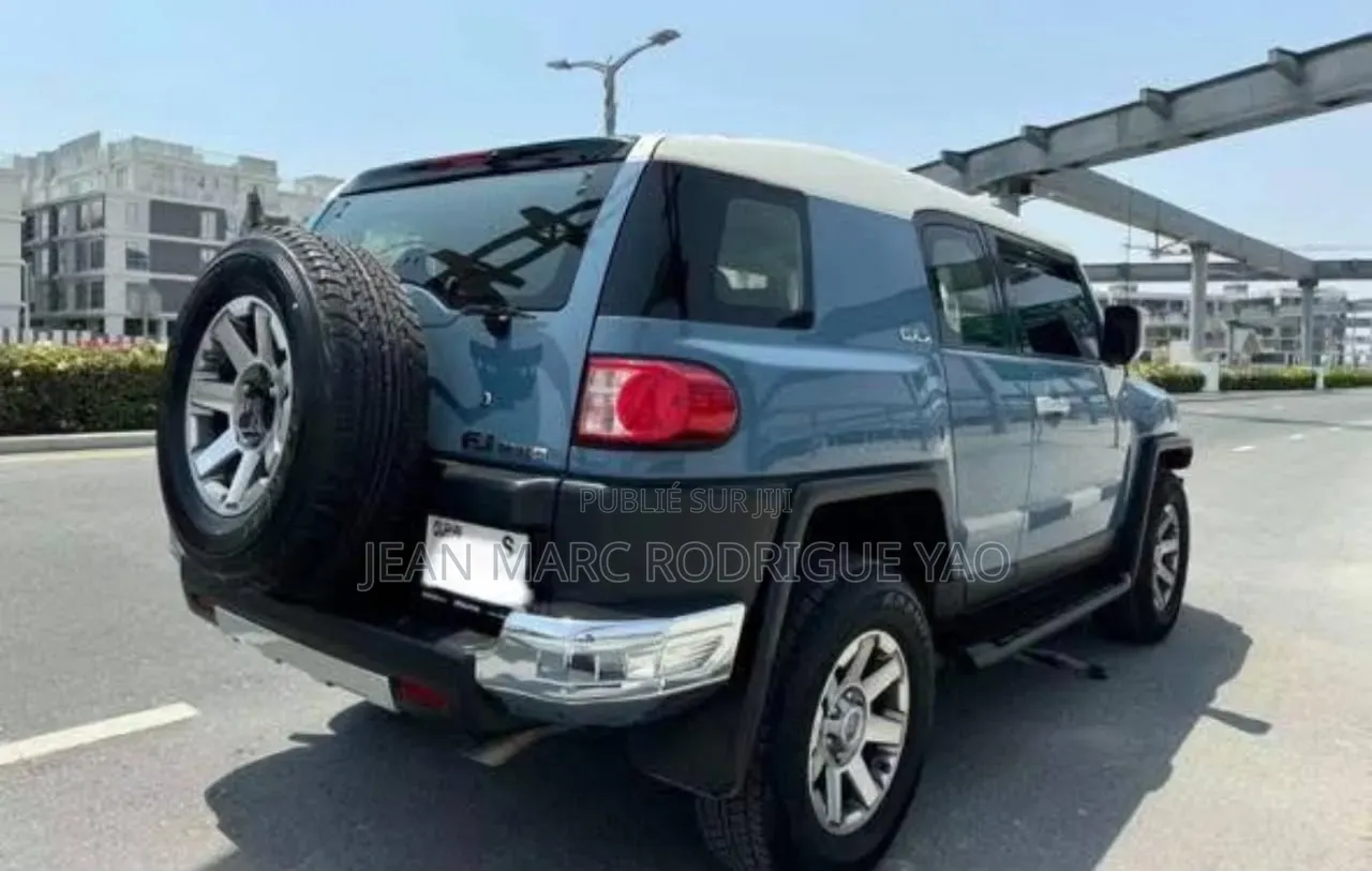 Nouveau Toyota FJ Cruiser 2025 Bleu