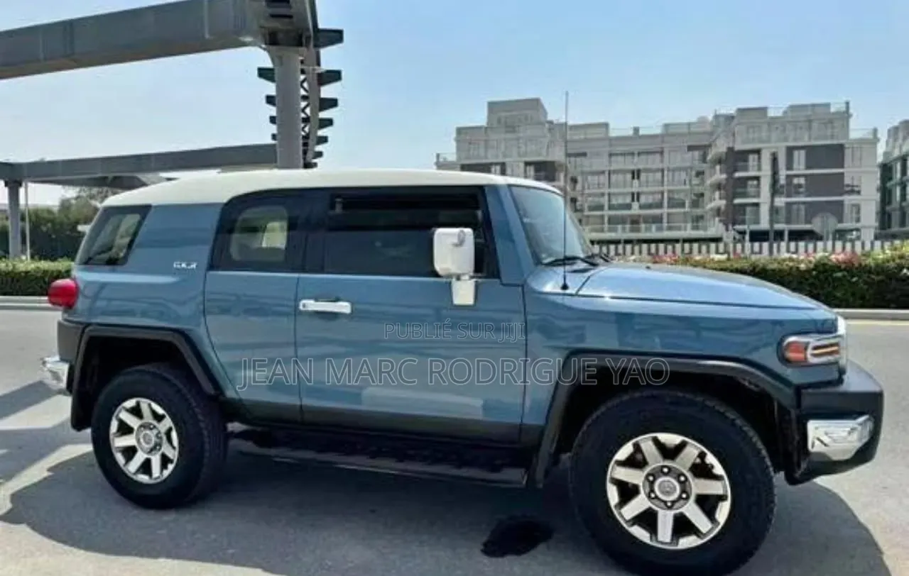 Nouveau Toyota FJ Cruiser 2025 Bleu